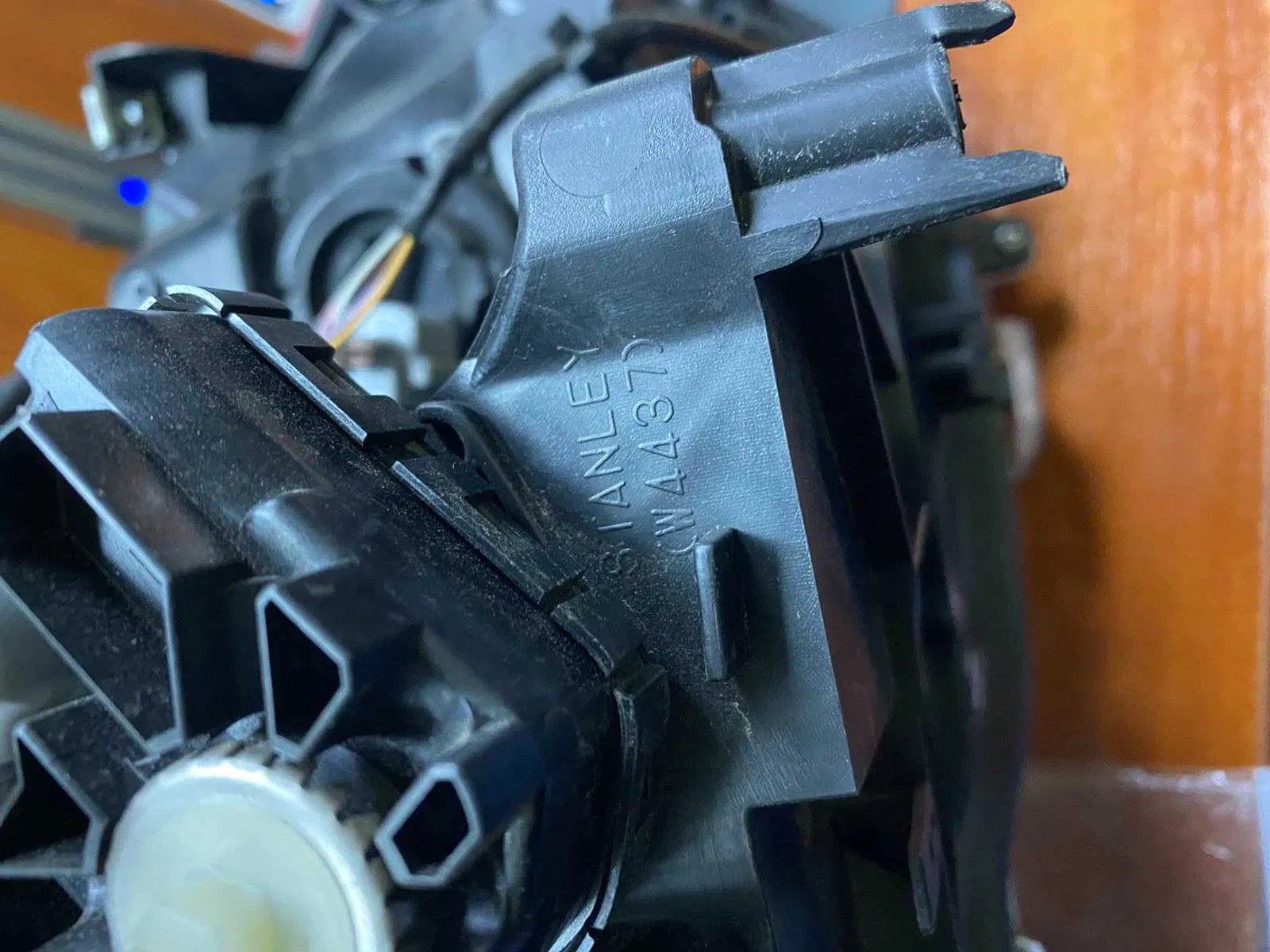 Фара ліва передня toyota rav4 v 2019- full led stanley w4437 42-94 2