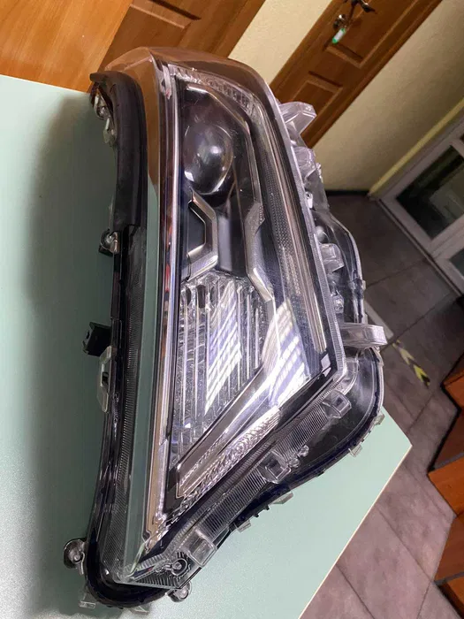 Фара ліва передня toyota rav4 v 2019- full led stanley w4437 42-94 4