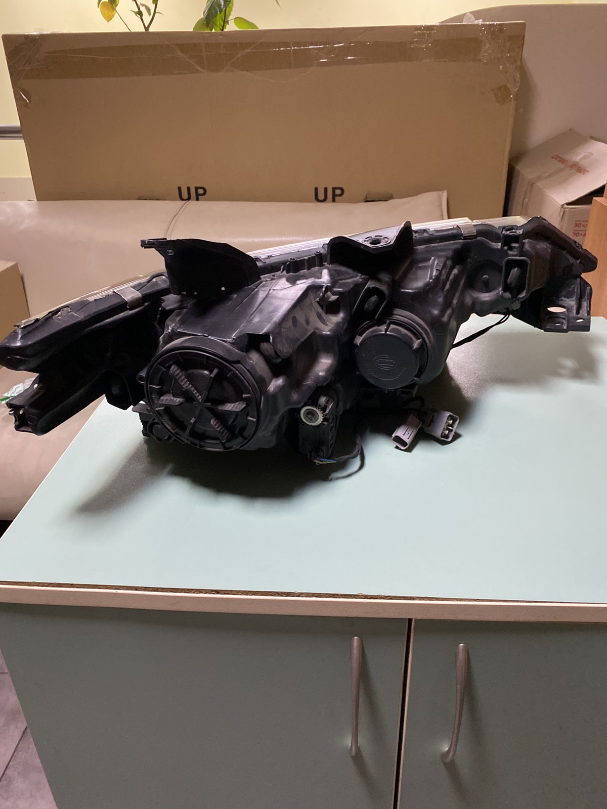 ПЛ фара MITSUBISHI Outlander 10