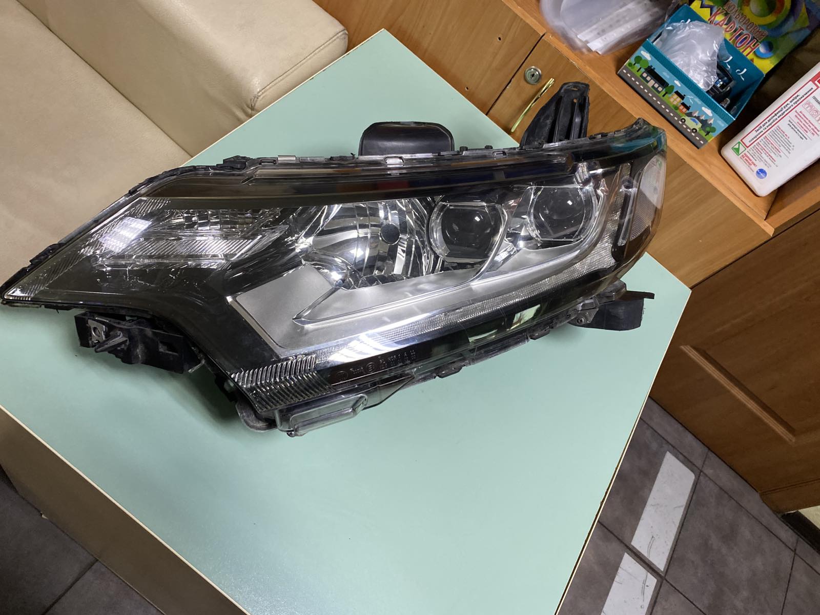 ПЛ фара MITSUBISHI Outlander